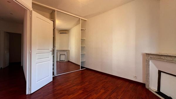 SOUS OFFRE Cannes Broussailles : Immeuble complet.