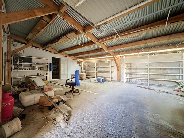 SOUS OFFRE Cannes Broussailles : Immeuble complet.