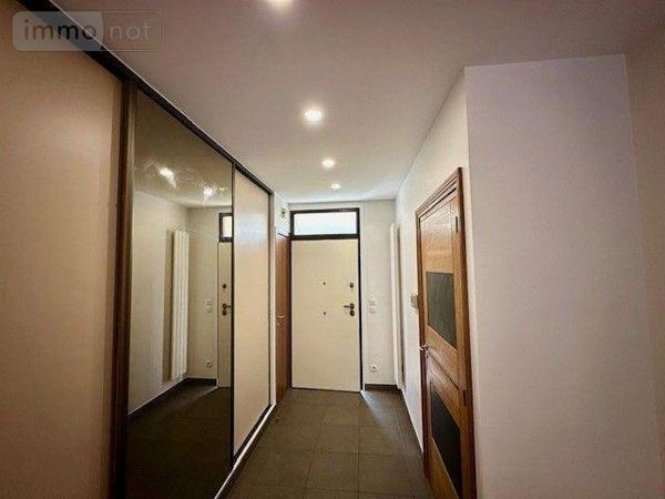 Triplex à vendre à Chambéry en Savoie (73000), ref : 73001-111   
Proche de la ville