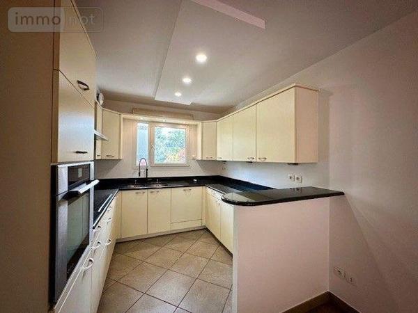 Triplex à vendre à Chambéry en Savoie (73000), ref : 73001-111   
Proche de la ville