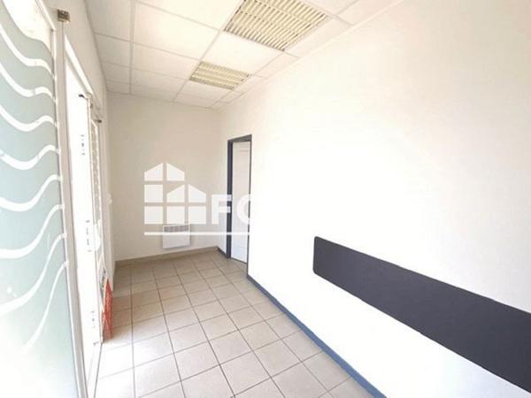 Location Local commercial 1 pièce 42.92 m² - 3 ALLEE DE L'ORANGER Mont-de-marsan 40000