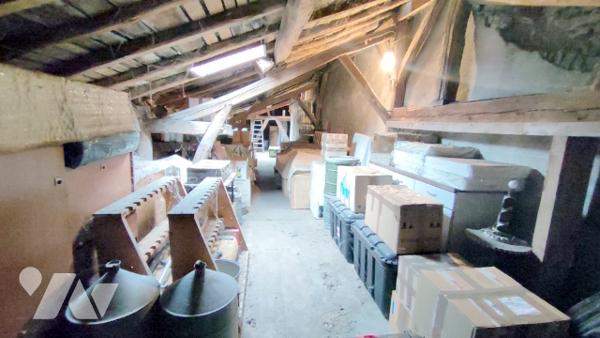 PLACE D'AUSTERLITZ
Immeuble offrant de nombreuses possibilités d'aménagement