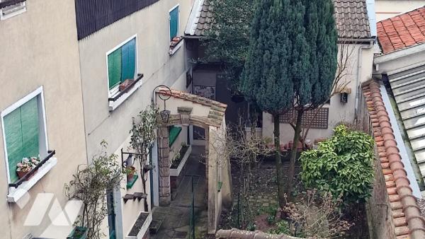 PLACE D'AUSTERLITZ
Immeuble offrant de nombreuses possibilités d'aménagement