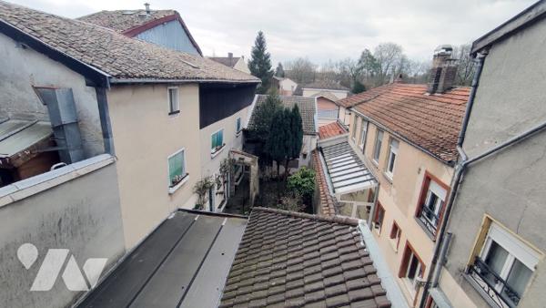 PLACE D'AUSTERLITZ
Immeuble offrant de nombreuses possibilités d'aménagement