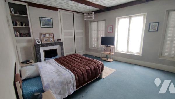 PLACE D'AUSTERLITZ
Immeuble offrant de nombreuses possibilités d'aménagement