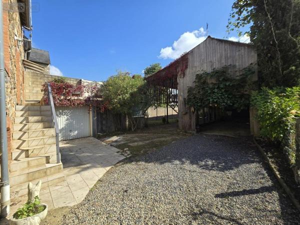 Maison à vendre à Malestroit dans le Morbihan (56140), ref : 56049-755