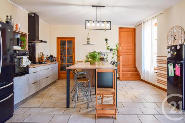 Maison à vendre  5 pièces - 189,61 m 2   ST GEORGES DE RENEINS  - 69