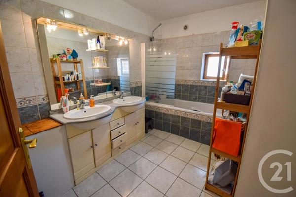 Maison à vendre  5 pièces - 189,61 m 2   ST GEORGES DE RENEINS  - 69