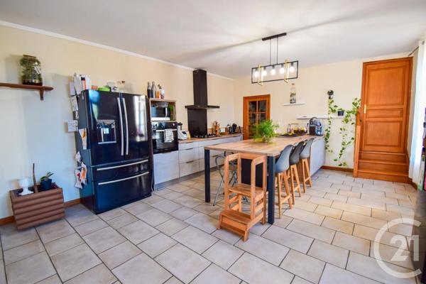 Maison à vendre  5 pièces - 189,61 m 2   ST GEORGES DE RENEINS  - 69