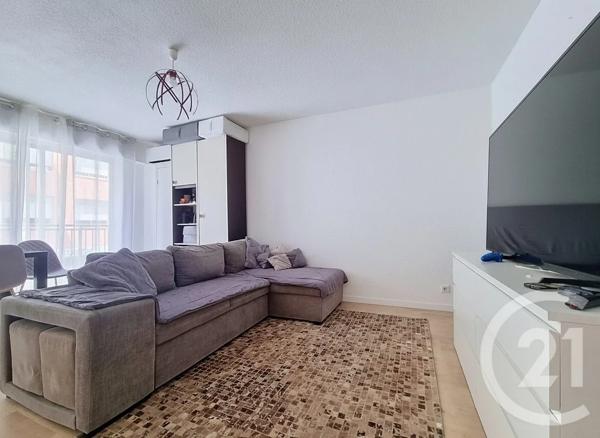 Appartement F1 à vendre  1 pièce - 27 m 2   LE GOLFE JUAN  - 06