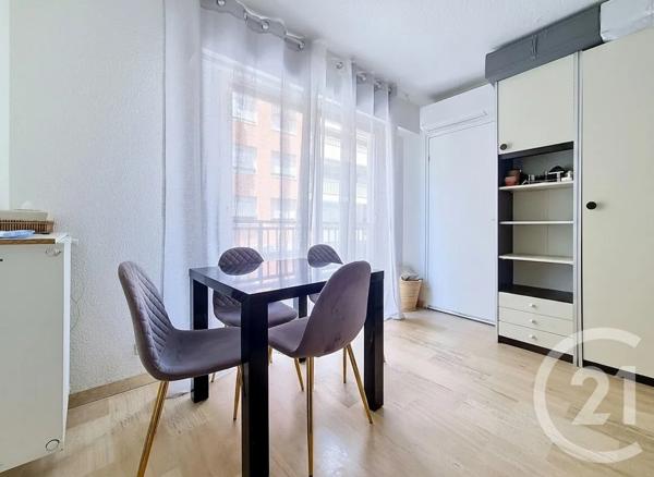 Appartement F1 à vendre  1 pièce - 27 m 2   LE GOLFE JUAN  - 06