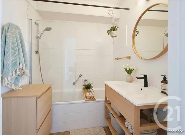 Appartement F1 à vendre  1 pièce - 27 m 2   LE GOLFE JUAN  - 06