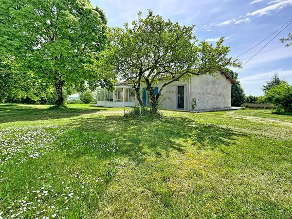 Maison de plain pied, 4 chambres à Lannes - Grand terrain dépendance et piscine