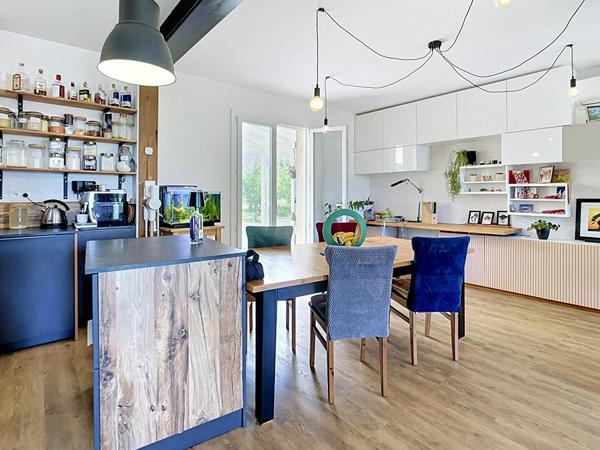 Maison de plain pied, 4 chambres à Lannes - Grand terrain dépendance et piscine