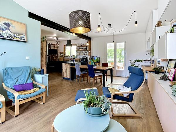 Maison de plain pied, 4 chambres à Lannes - Grand terrain dépendance et piscine