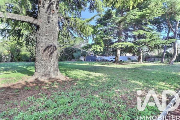 Maison à vendre 13 pièces 401 m² Marseille 12