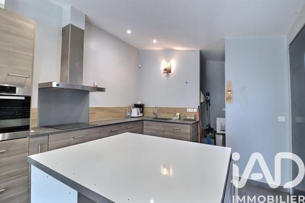 Maison à vendre 13 pièces 401 m² Marseille 12