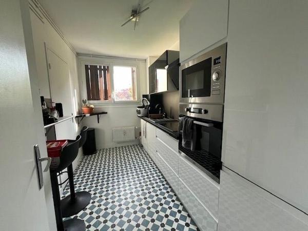 Appartement à louer    3 pièces •  Compiègne