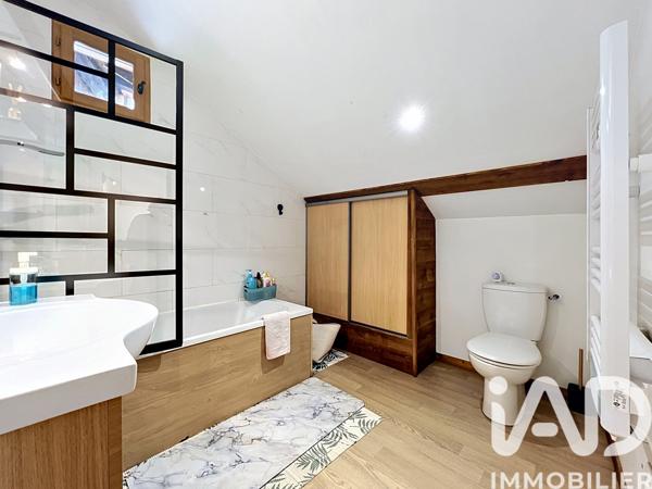 Immeuble à vendre 200 m² Cevins