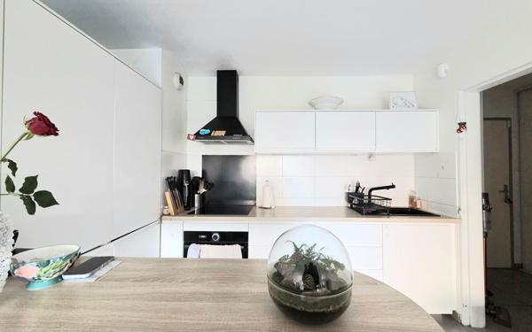 Appartement à vendre    3 pièces • 61 m2 Marseille 9