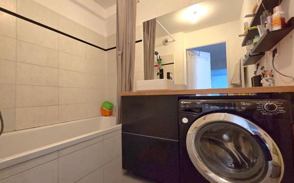 Appartement à vendre    3 pièces • 61 m2 Marseille 9