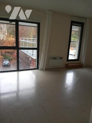 STUDIO 1er étage avec Terrasse 