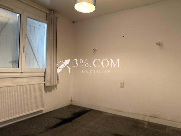 Maison
                                                                                                                                                                                                                                                                                                                        5 pièce(s)                                                                                                                                                                                                          4 chambre(s)                                                                                                                                                                                                          90  m²