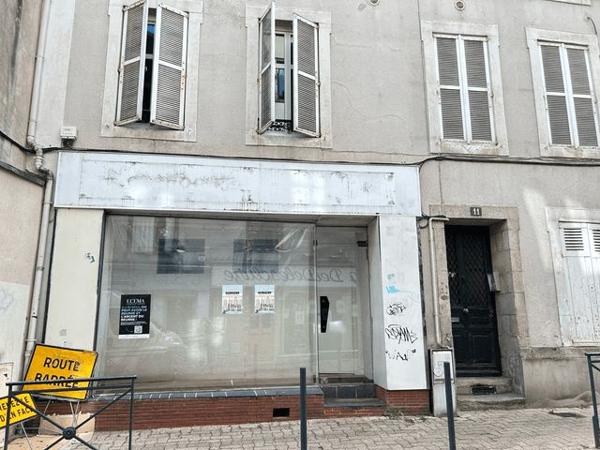 Location Local commercial 2 pièces 70 m² - 11 RUE DELESCLUZE Limoges 87000
