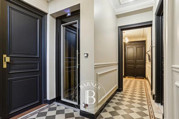 Paris 8ème, Appartement 1 Chambre -  57 m² à vendre