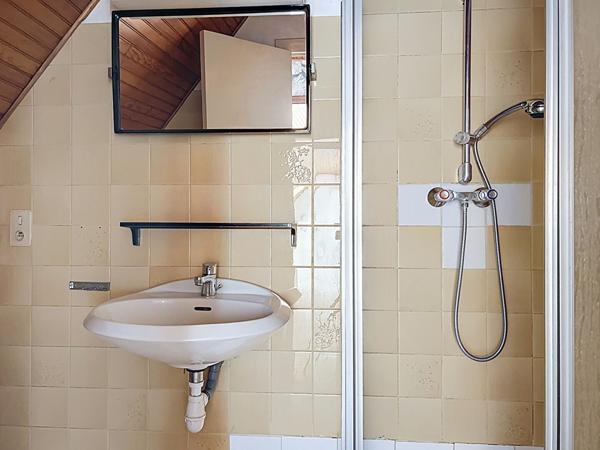 Ensemble immobilier compose de 4 logements situe au coeur de Briec