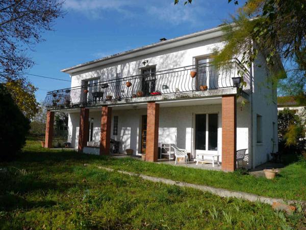 Maison T7 154 m² - Terrain 1400m2 - Secteur calme pavillonnaire