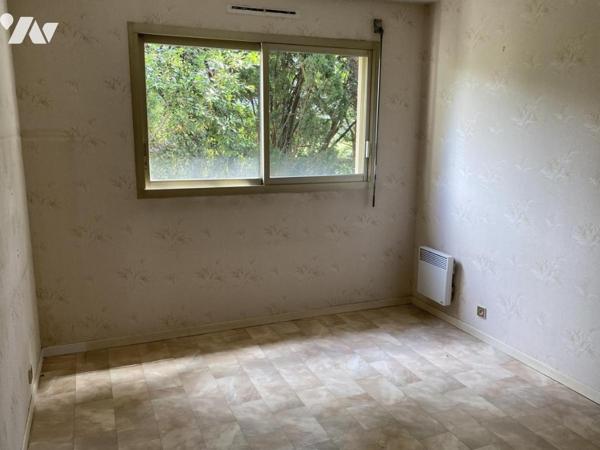 Appartement T3, 80 m², balcon, cave, à rénover