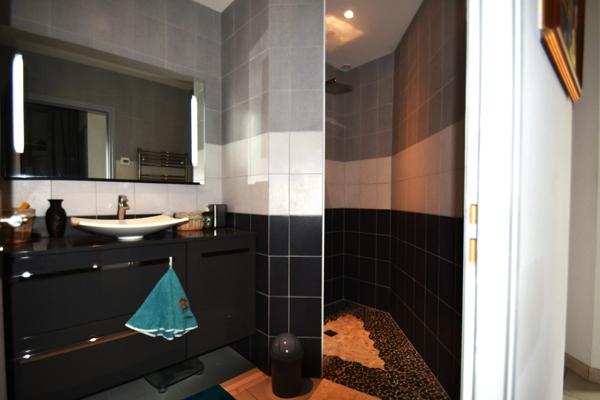 Dpt Charente Maritime (17), Ile d'Oléron, à vendre LA BREE LES BAINS Maison 7 pièces LA BREE LES BAINS (17), terrain 760 m²