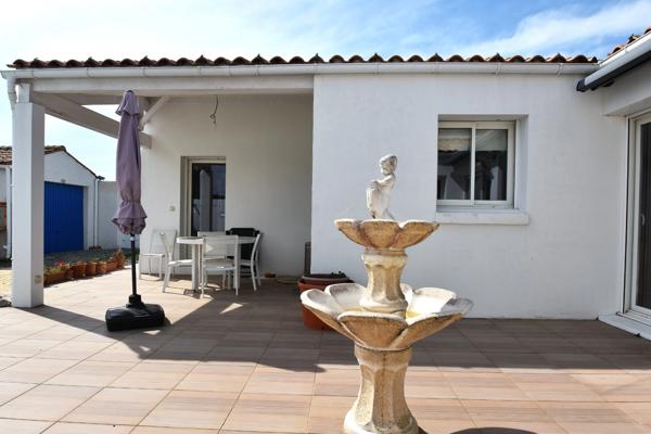 Dpt Charente Maritime (17), Ile d'Oléron, à vendre LA BREE LES BAINS Maison 7 pièces LA BREE LES BAINS (17), terrain 760 m²
