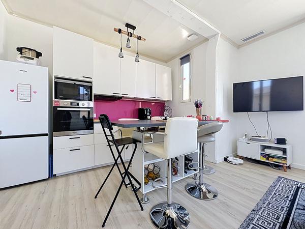 Appartement rénové Orange 4 pièce(s) 3 chambres 76m²  + Cour privative