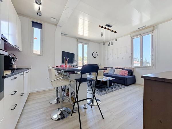Appartement rénové Orange 4 pièce(s) 3 chambres 76m²  + Cour privative