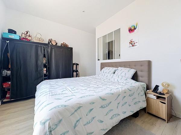 Appartement rénové Orange 4 pièce(s) 3 chambres 76m²  + Cour privative