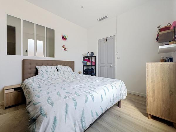 Appartement rénové Orange 4 pièce(s) 3 chambres 76m²  + Cour privative