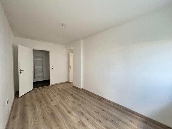 BRUZ HYPER CENTRE - Appartement 3 Chambres - terrasse - Place de parking - Exposition SUD