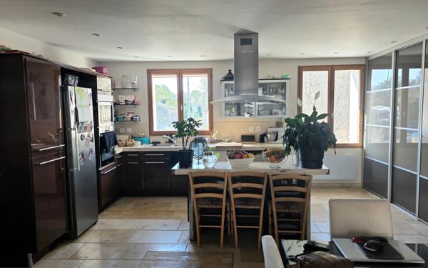 Maison à vendre    4 pièces • 113 m2 Lambesc