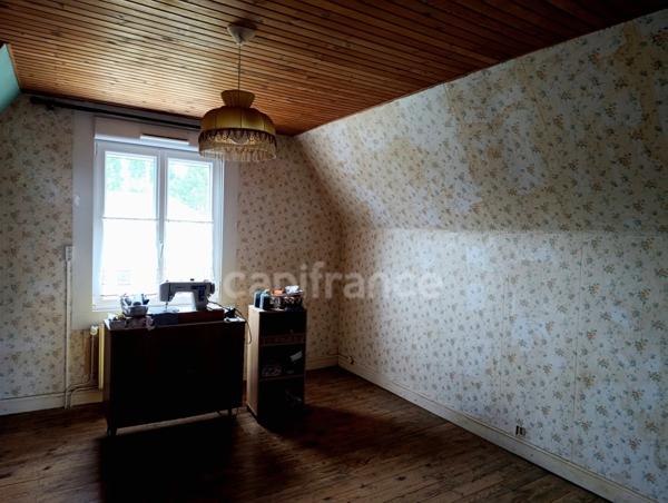 Maison 1920 avec jardin et beau potentiel – Croisilles