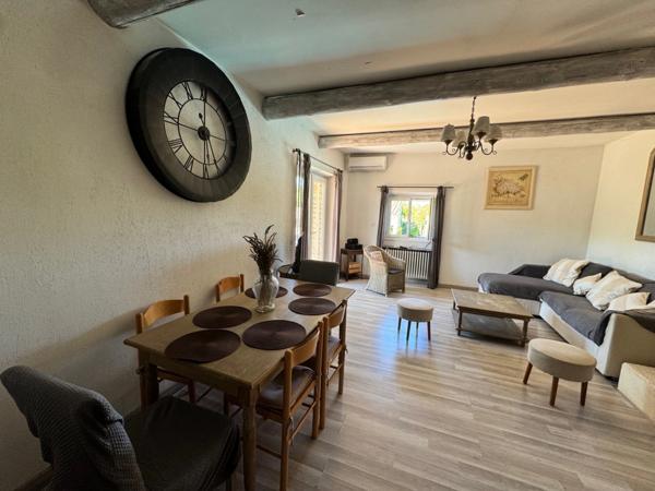 Maison à vendre en pierre avec piscine et fort potentiel – Hameau des Imberts, Gordes (84) 3 chambres et piscine