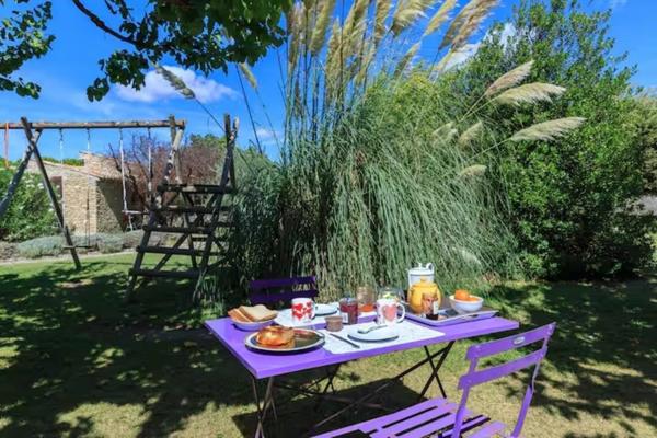 Maison à vendre en pierre avec piscine et fort potentiel – Hameau des Imberts, Gordes (84) 3 chambres et piscine