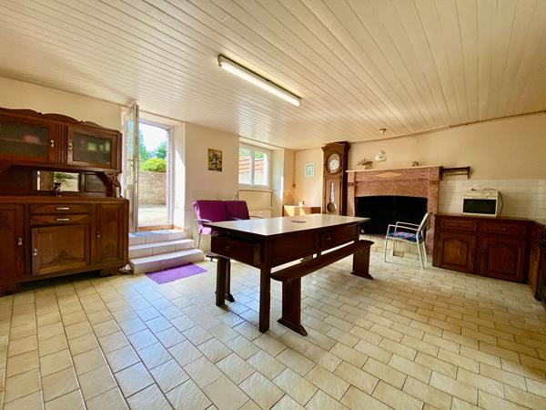 A VENDRE MAISON EN PIERRES 4 CHAMBRES //AU CALME // EN CAMPAGNE