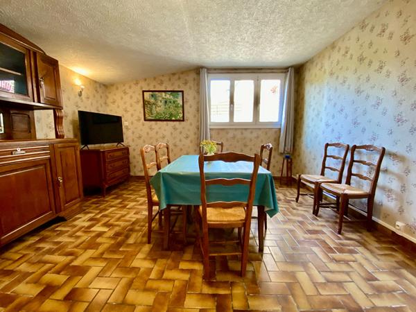A VENDRE MAISON EN PIERRES 4 CHAMBRES //AU CALME // EN CAMPAGNE