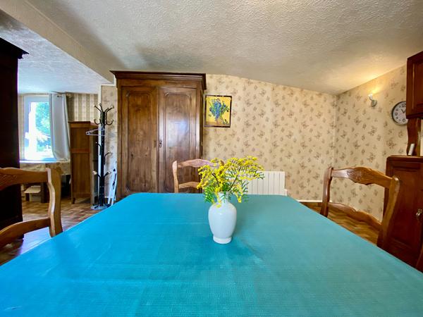 A VENDRE MAISON EN PIERRES 4 CHAMBRES //AU CALME // EN CAMPAGNE