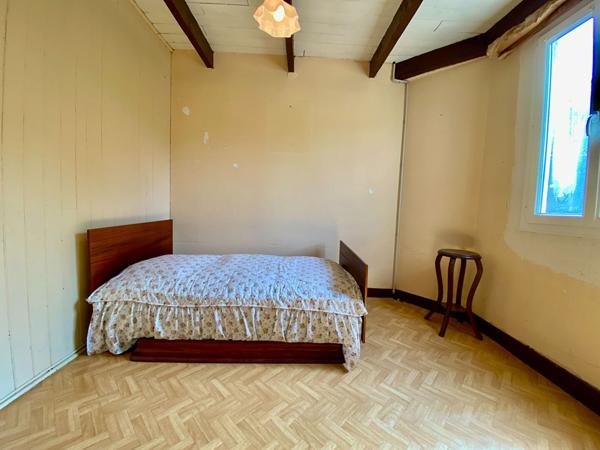 A VENDRE MAISON EN PIERRES 4 CHAMBRES //AU CALME // EN CAMPAGNE