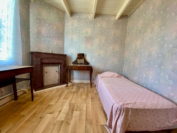 A VENDRE MAISON EN PIERRES 4 CHAMBRES //AU CALME // EN CAMPAGNE
