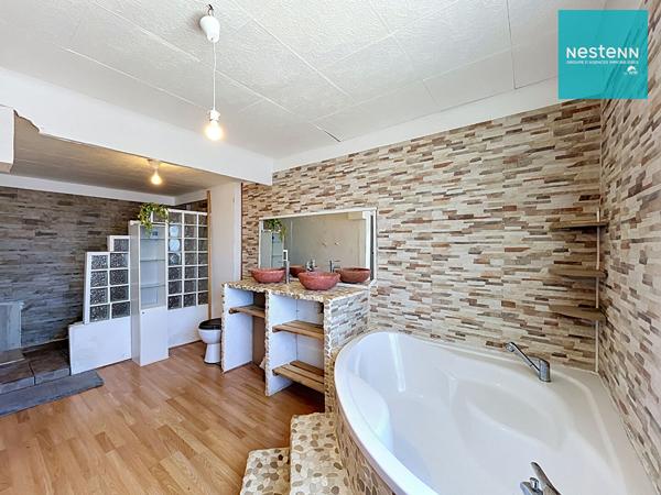 Savigneux - Maison familiale 4 à 5 chambres avec jardin arboré de 500 m² environ
