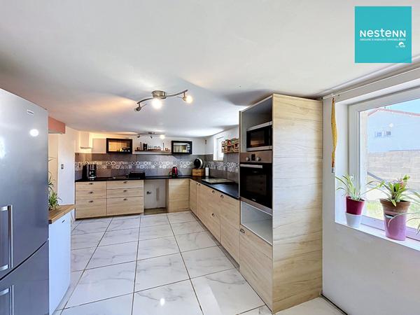 Savigneux - Maison familiale 4 à 5 chambres avec jardin arboré de 500 m² environ